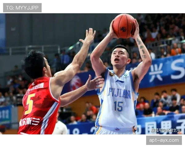 张琳芃攻防兼备能力再升级,助力球队迈向新高峰 张琳芃攻防兼备能力再升级,助力球队迈向新高峰